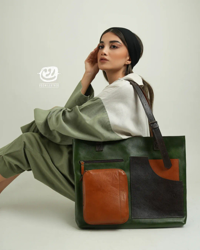 کیف زنانه دوشی چرم رومی مدل مهربان