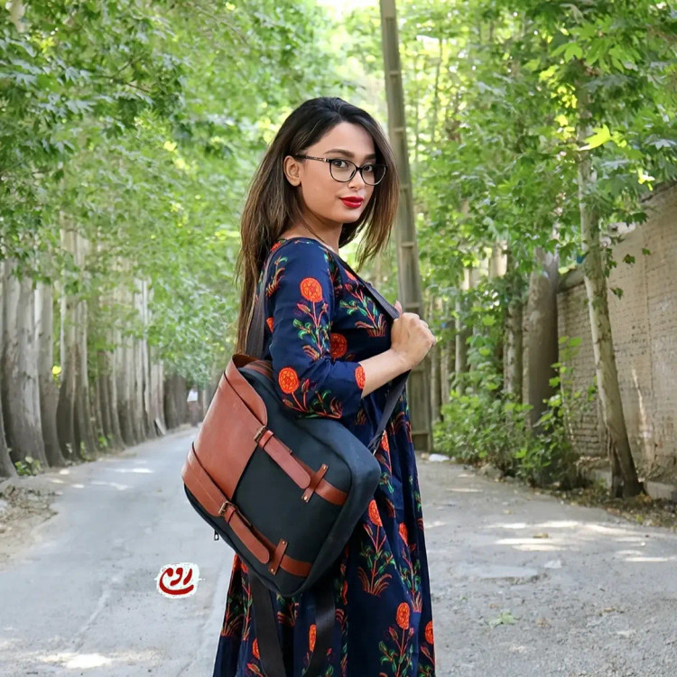 کوله پشتی چرم و برزنت رومی مدل نارون